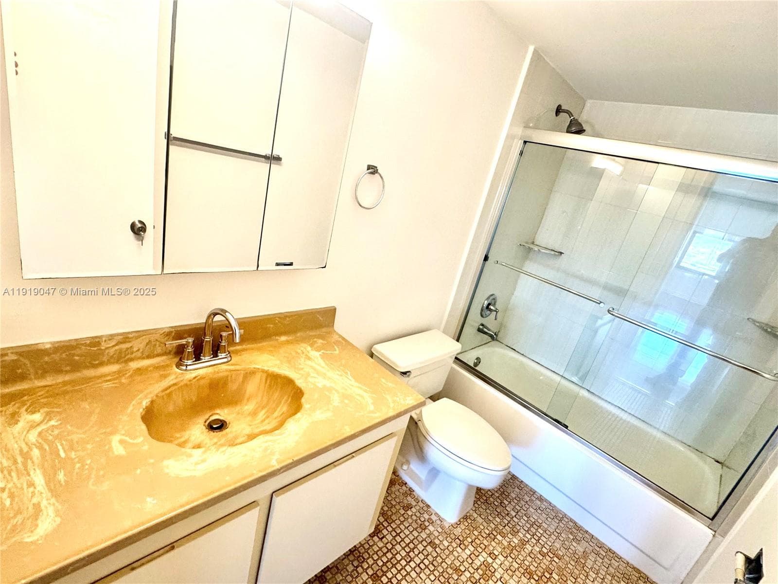 2500 Parkview Dr 1109 photo 8