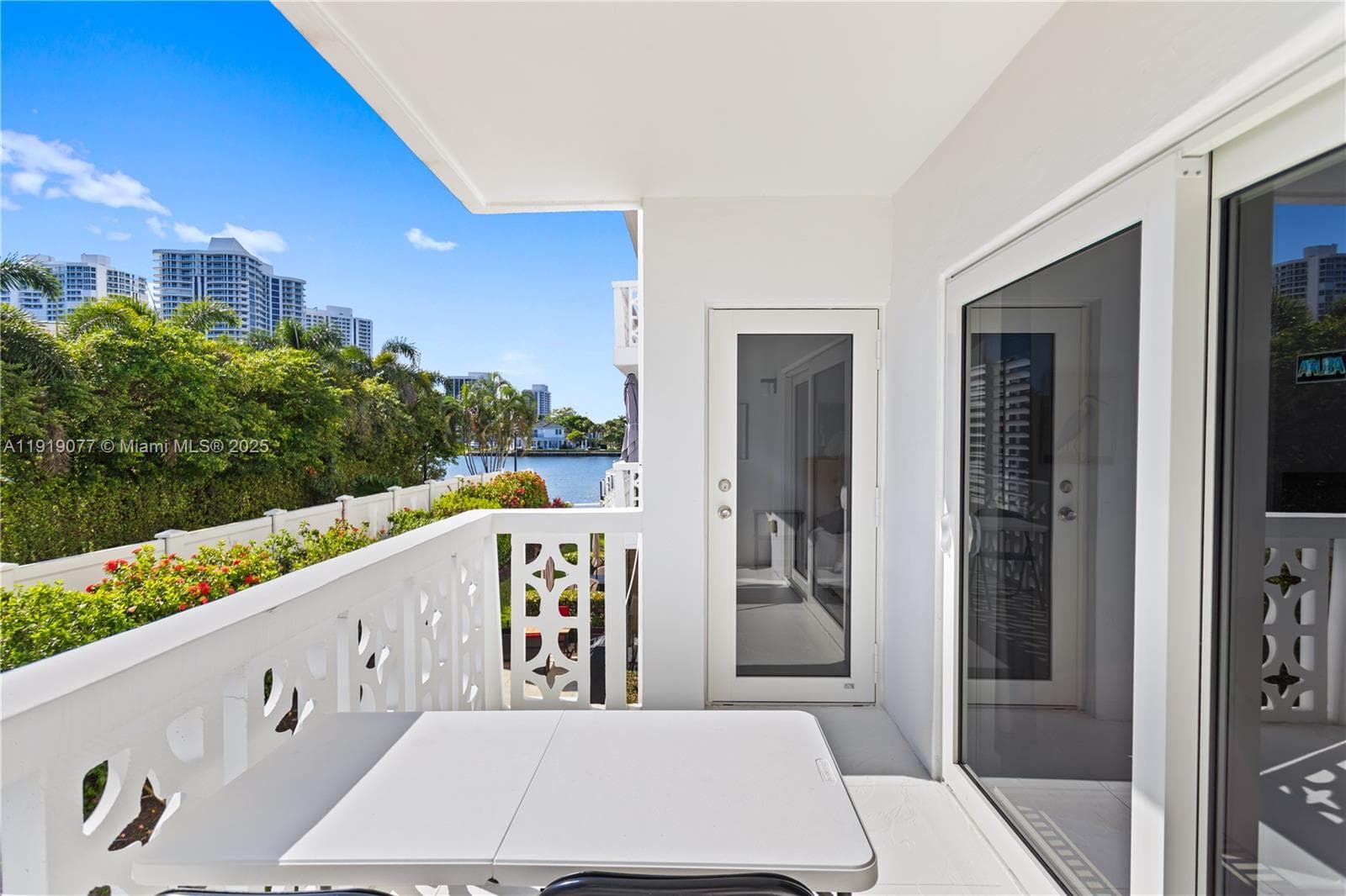 3209 Ocean Dr 2M photo 2