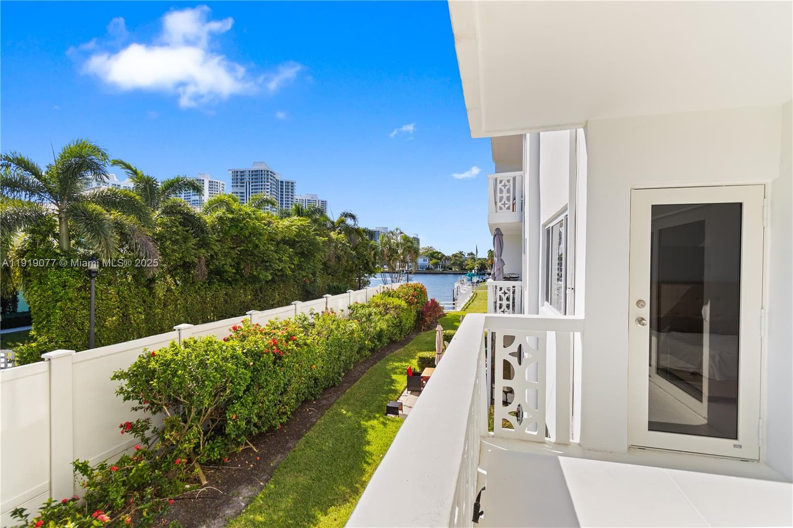 3209 Ocean Dr 2M photo 3