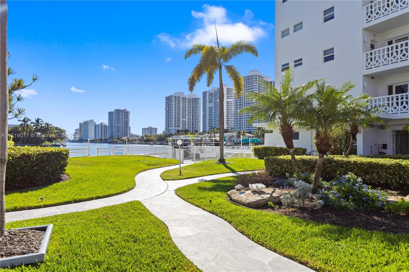 3209 Ocean Dr 2M photo 24