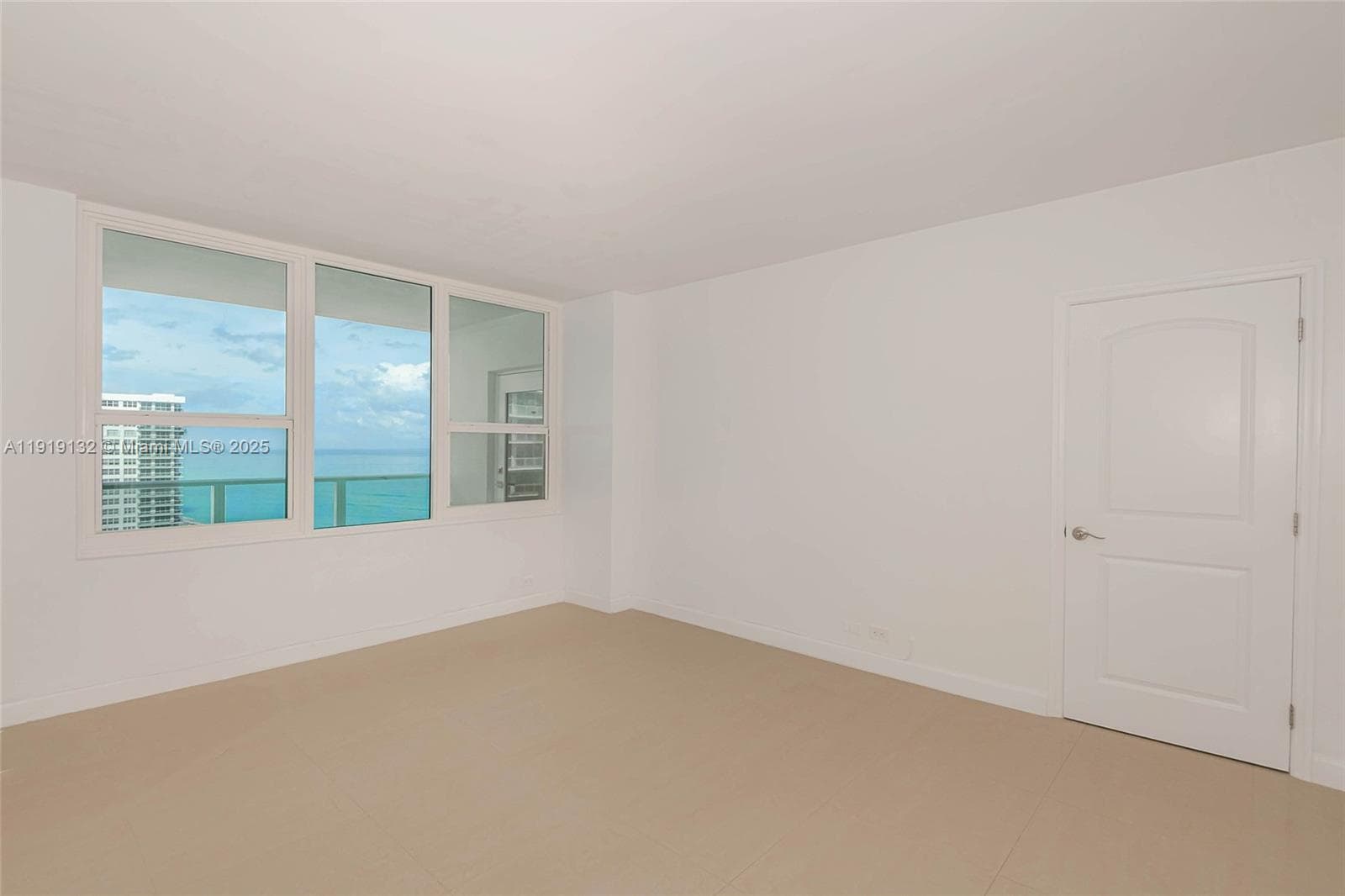 3505 Ocean Dr 1411 photo 17