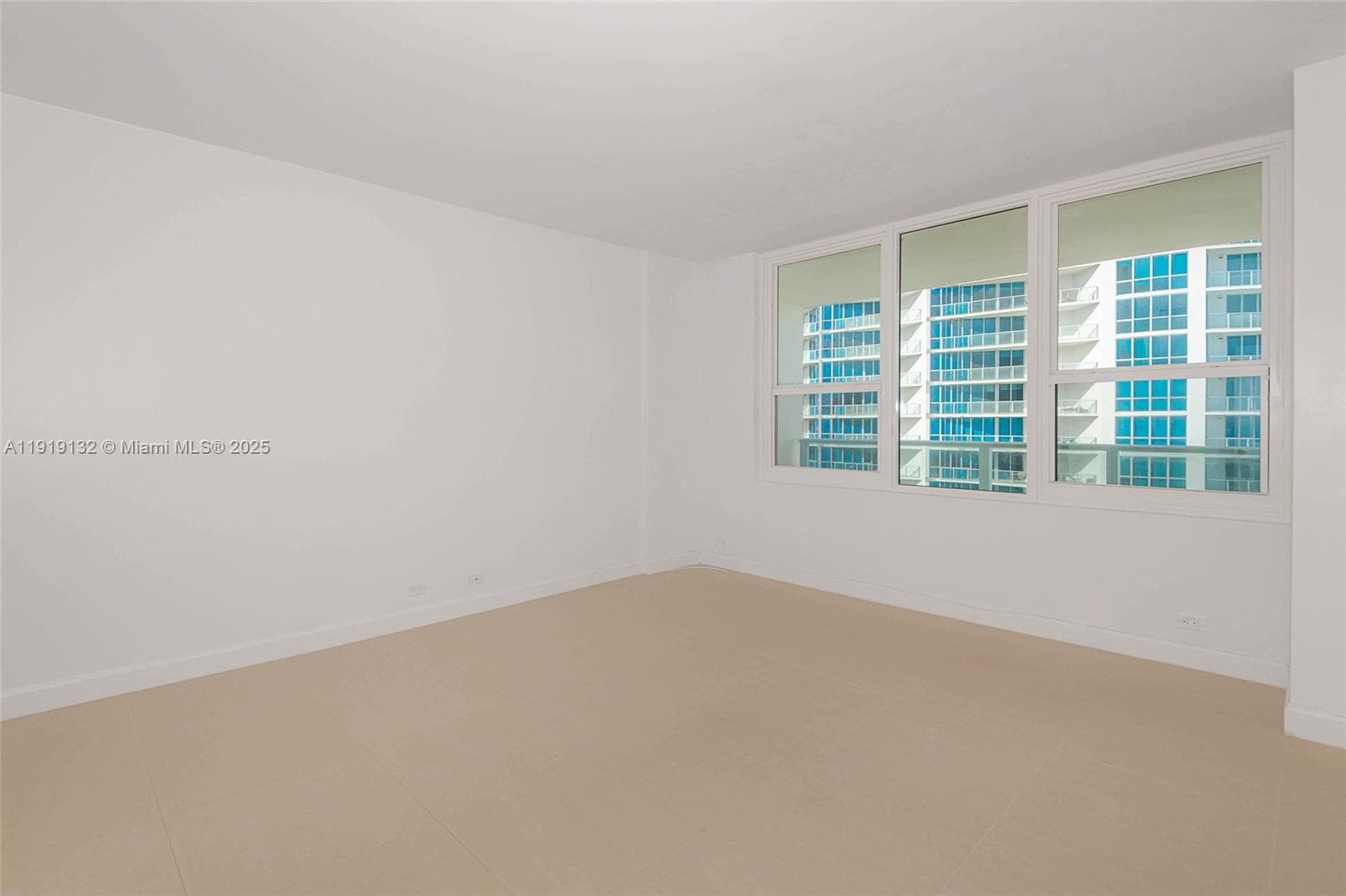 3505 Ocean Dr 1411 photo 16