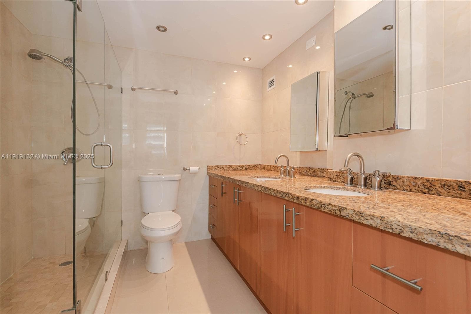 3505 Ocean Dr 1411 photo 22