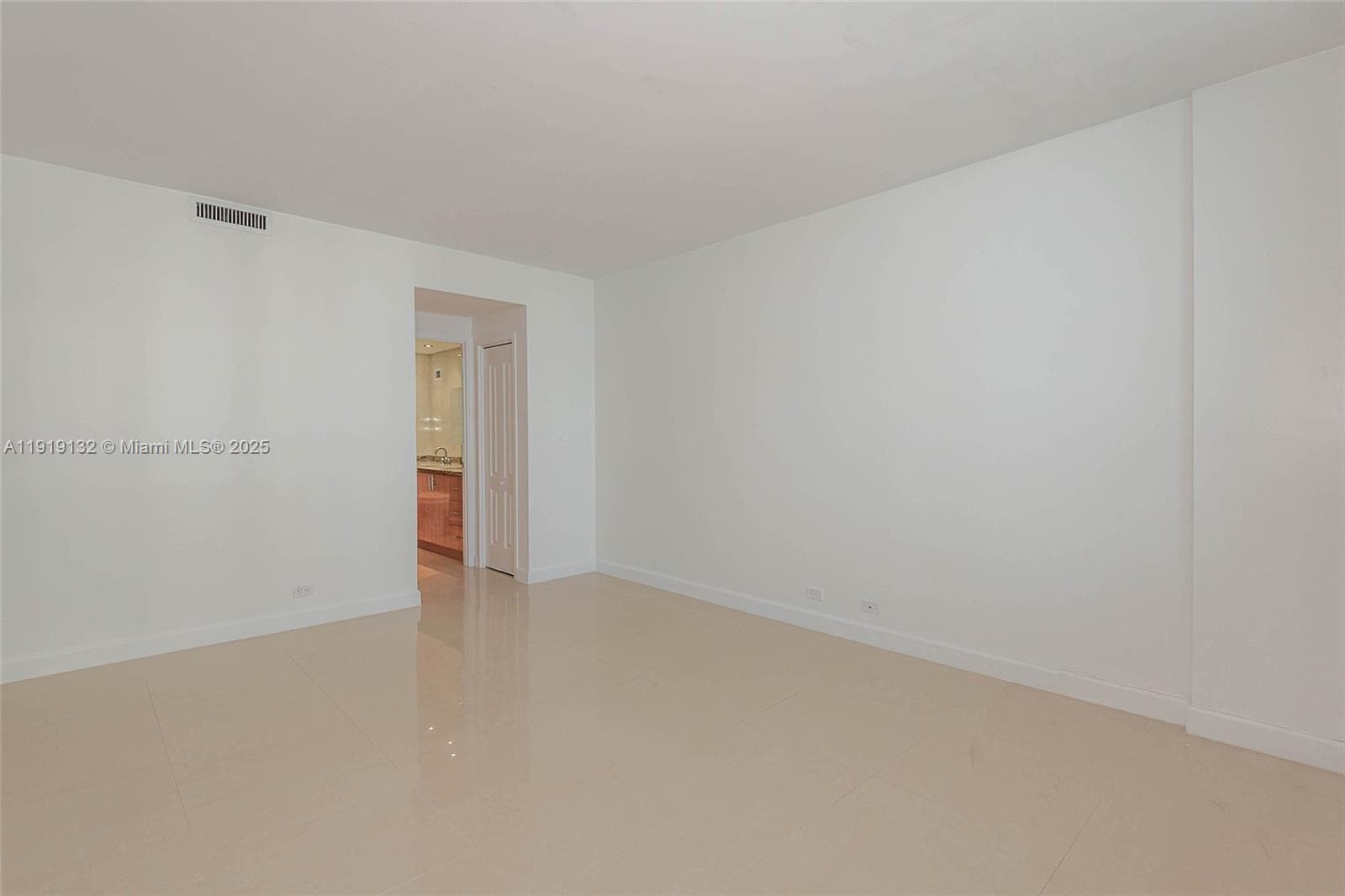 3505 Ocean Dr 1411 photo 19