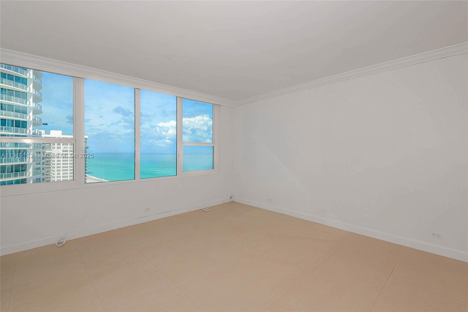 3505 Ocean Dr 1411 photo 4