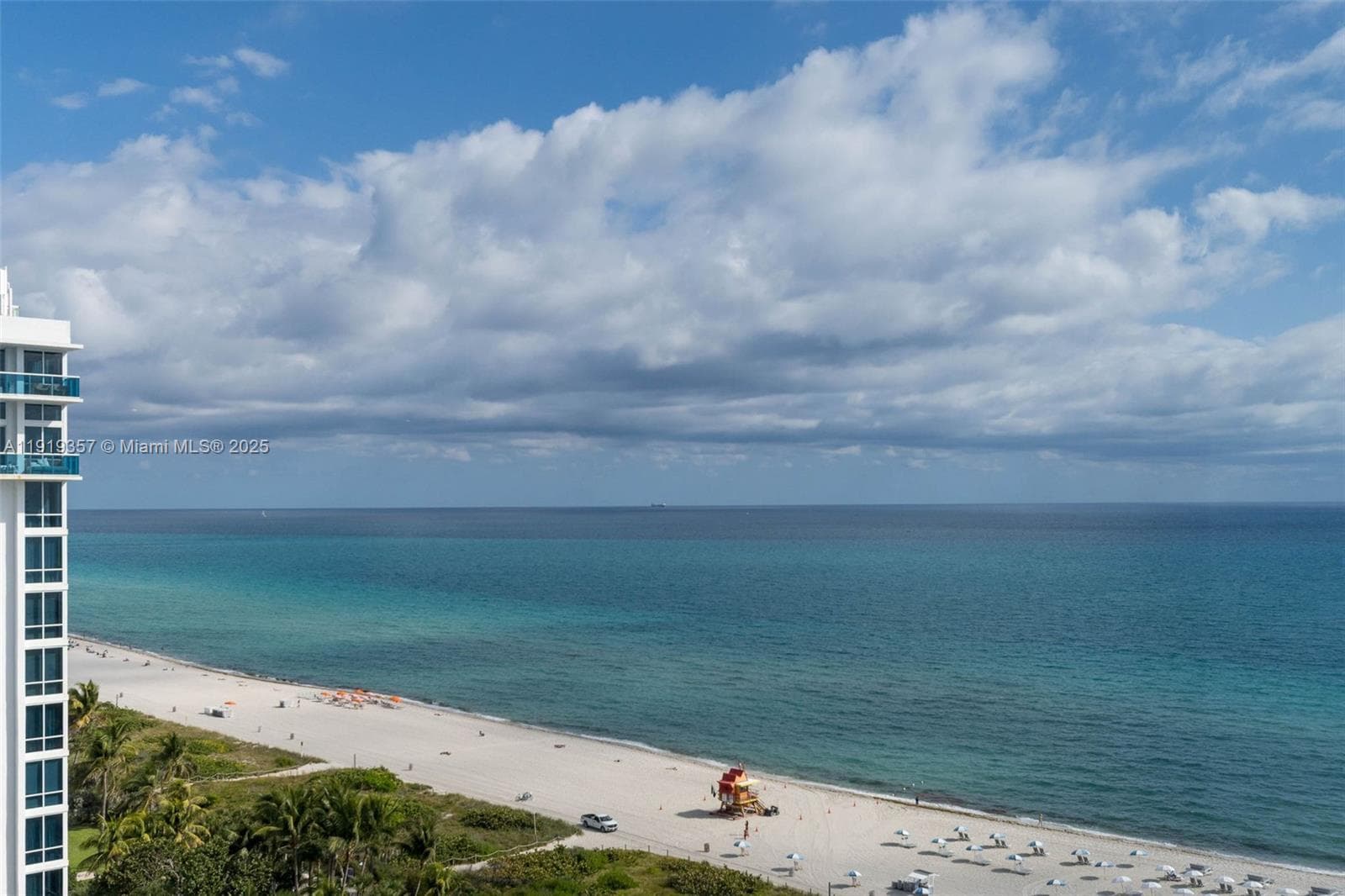 2301 Collins Ave 1512 photo 2