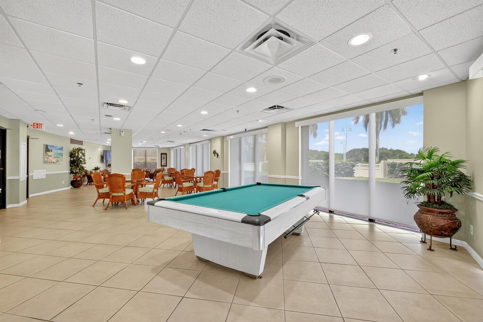 801 S Ocean Drive 910 photo 21