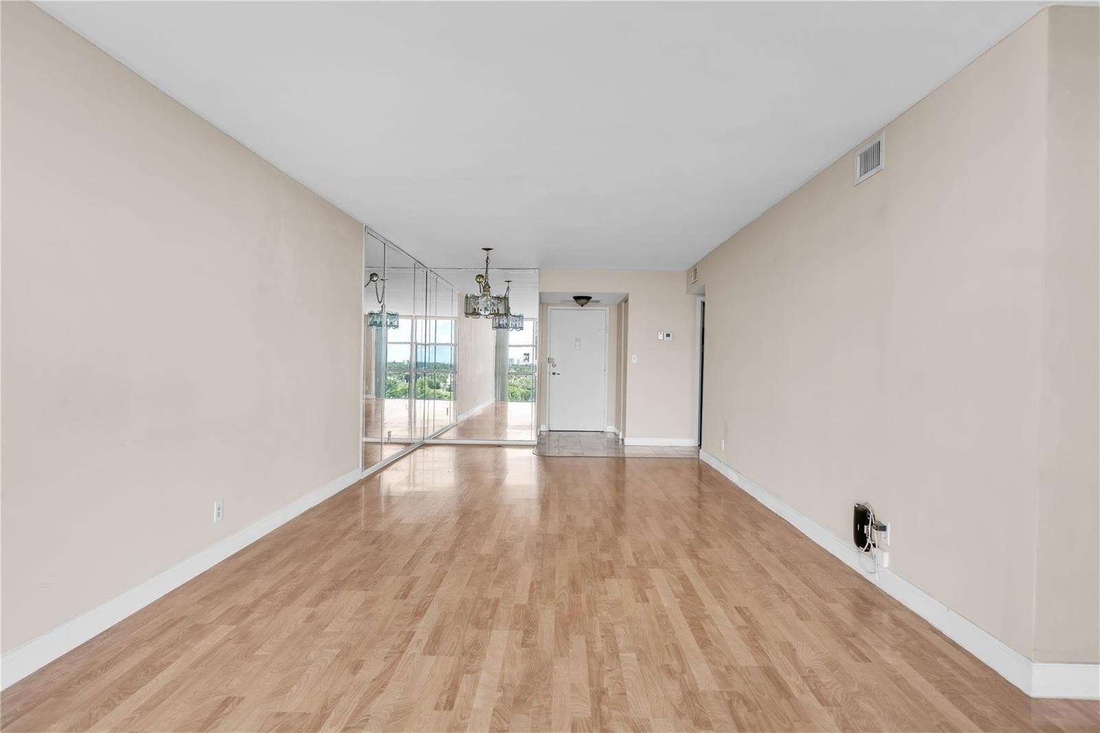 1000 Parkview Drive 925 photo 13