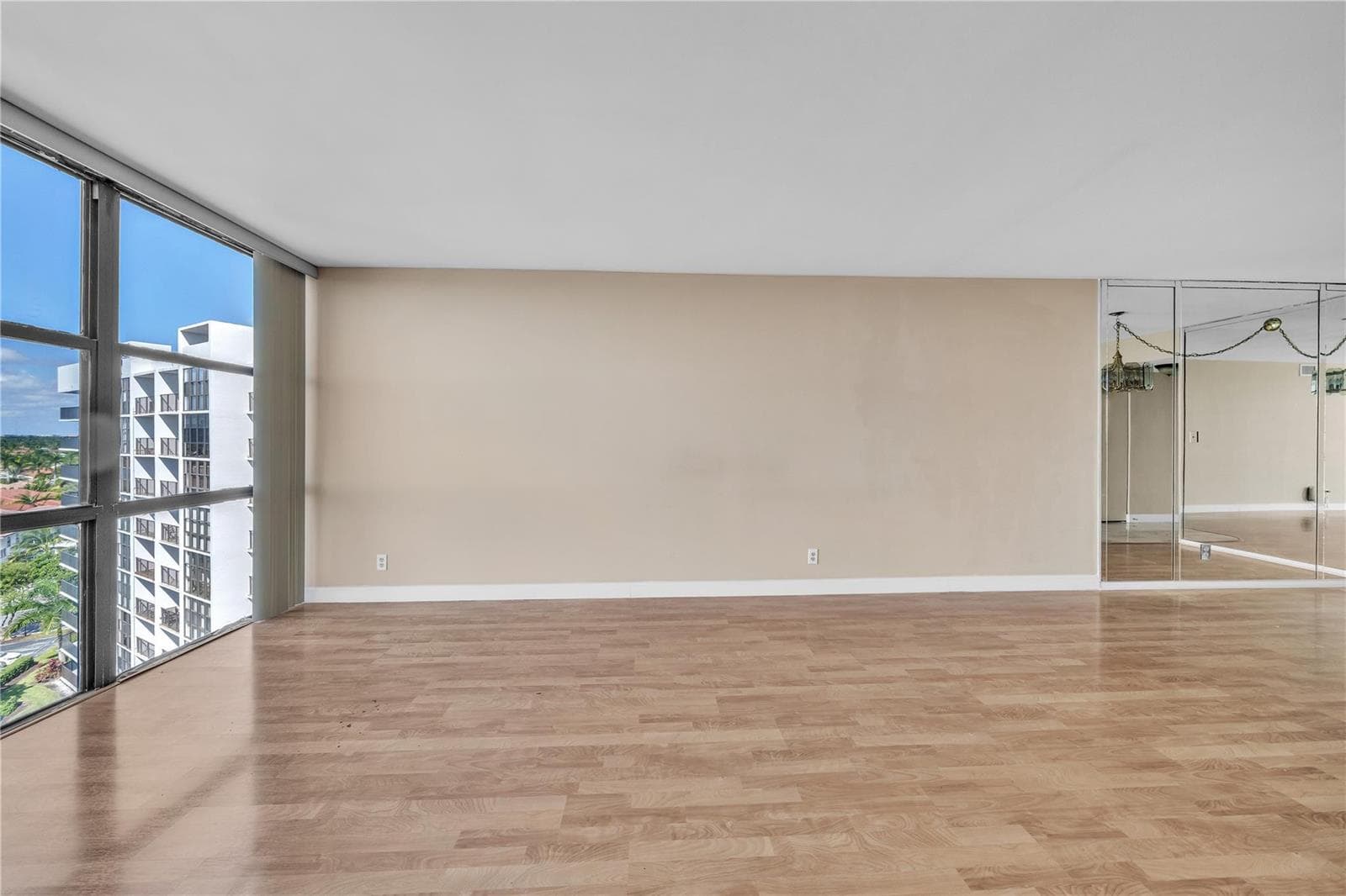 1000 Parkview Drive 925 photo 14