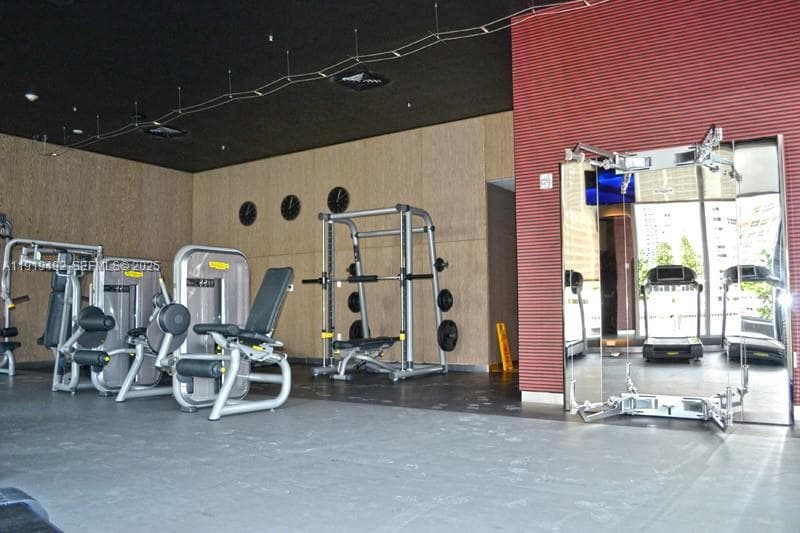 2602 E Hallandale Beach Blvd R1807 photo 23