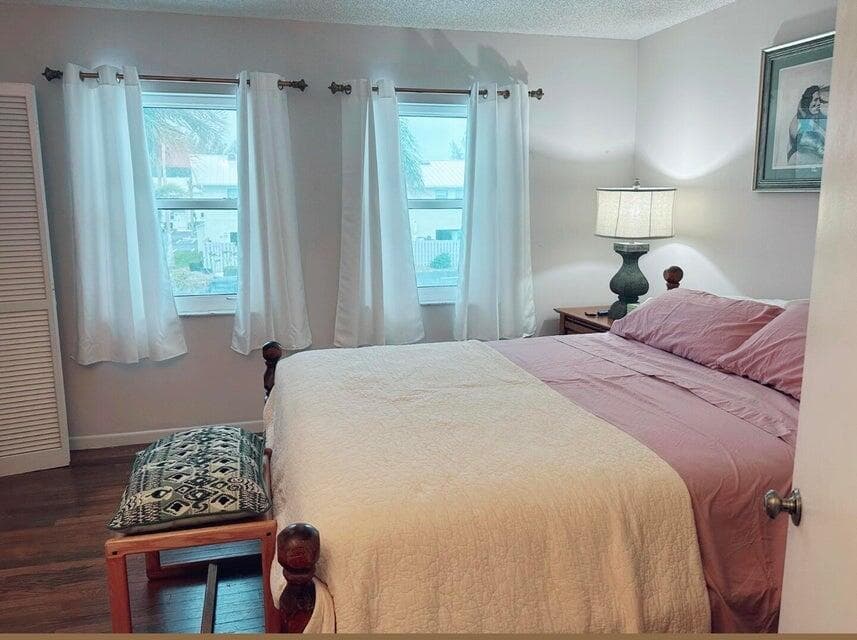 9417 S Ocean Drive 37 photo 2