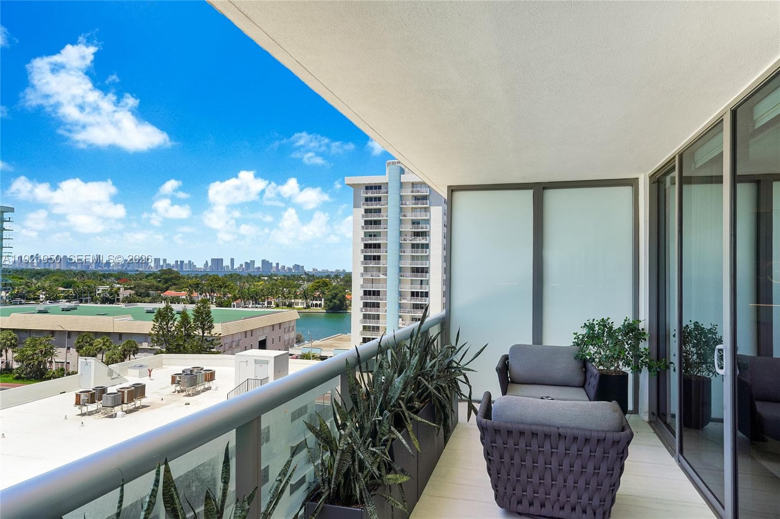 5875 Collins Ave 902 photo 21