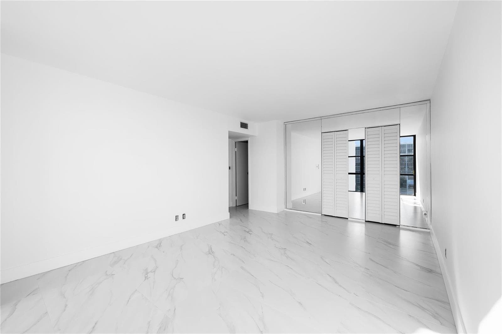 800 Parkview Drive 718 photo 13