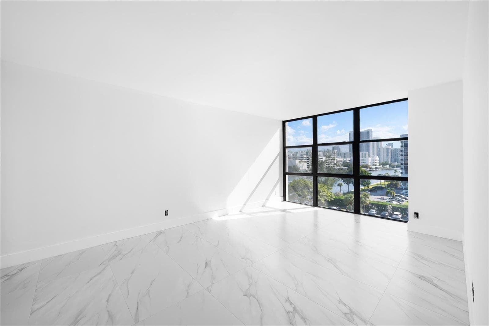 800 Parkview Drive 718 photo 12