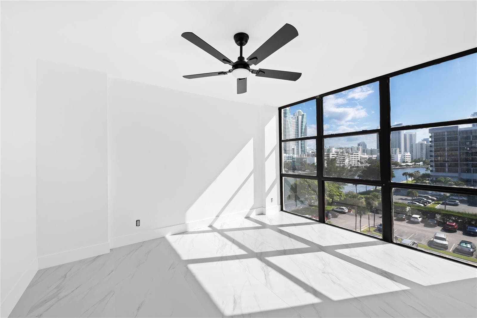 800 Parkview Drive 718 photo 18