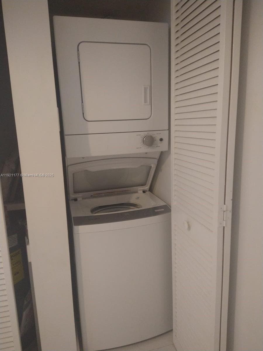 9341 Collins Ave 303 photo 4
