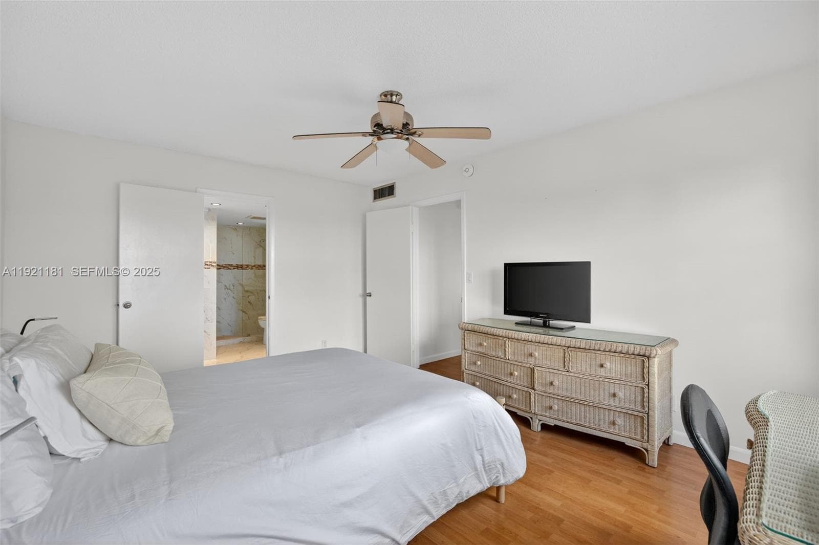 200 Diplomat Pkwy 531 photo 20