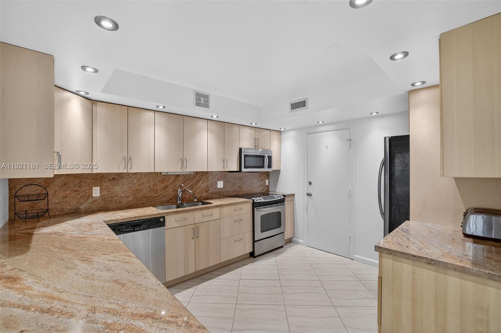 200 Diplomat Pkwy 531 photo 11