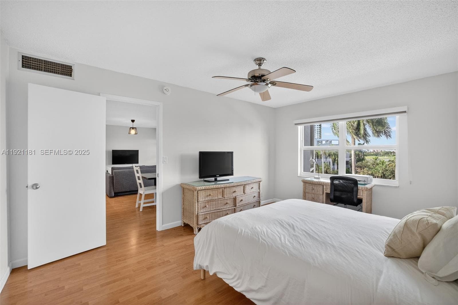 200 Diplomat Pkwy 531 photo 19
