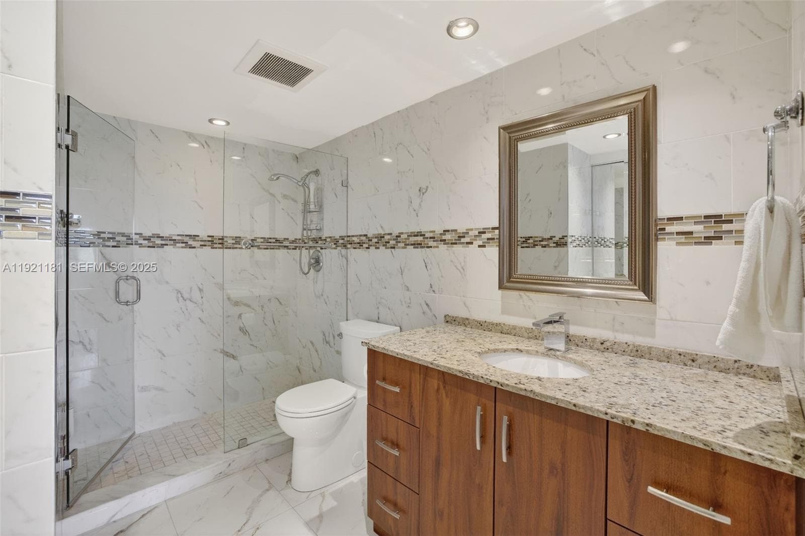 200 Diplomat Pkwy 531 photo 21