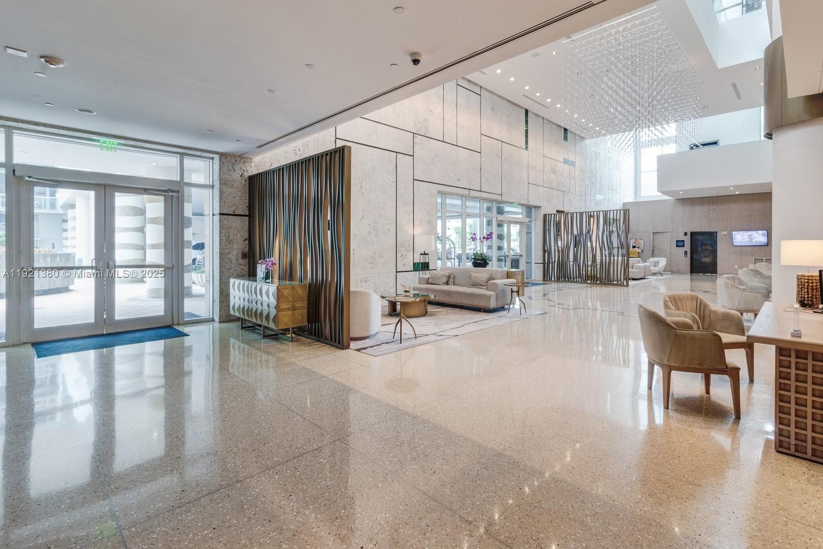 6801 Collins Ave 320 photo 2