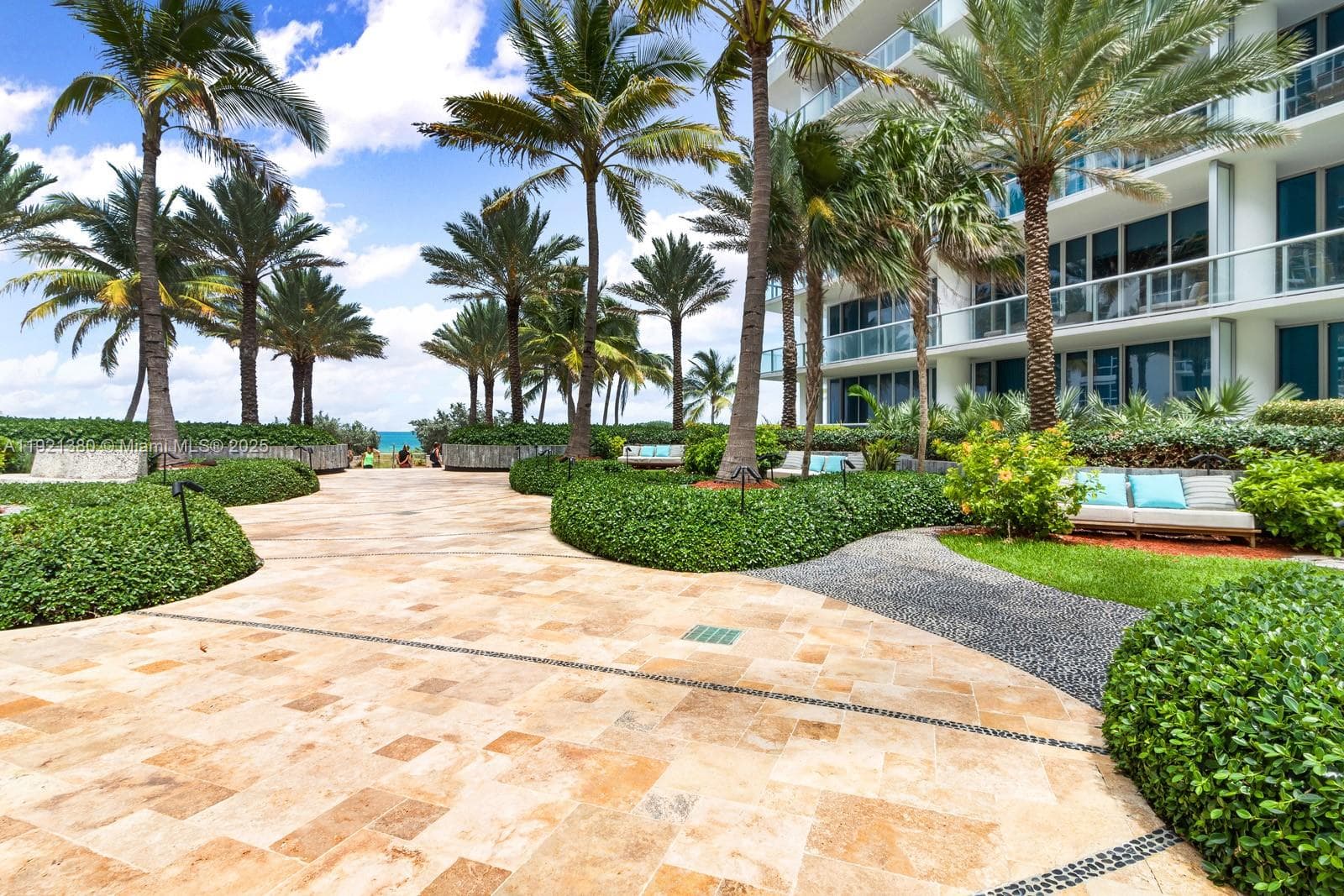 6801 Collins Ave 320 photo 6