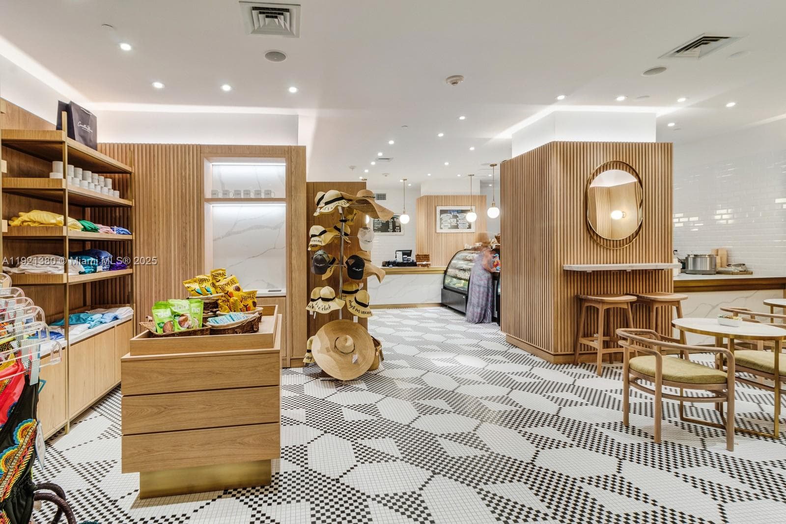 6801 Collins Ave 320 photo 4