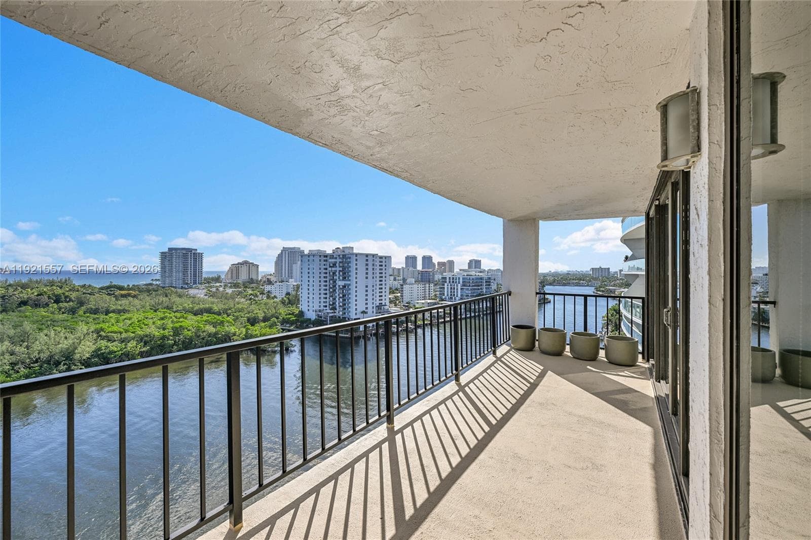 936 Intracoastal Dr 15H photo 1
