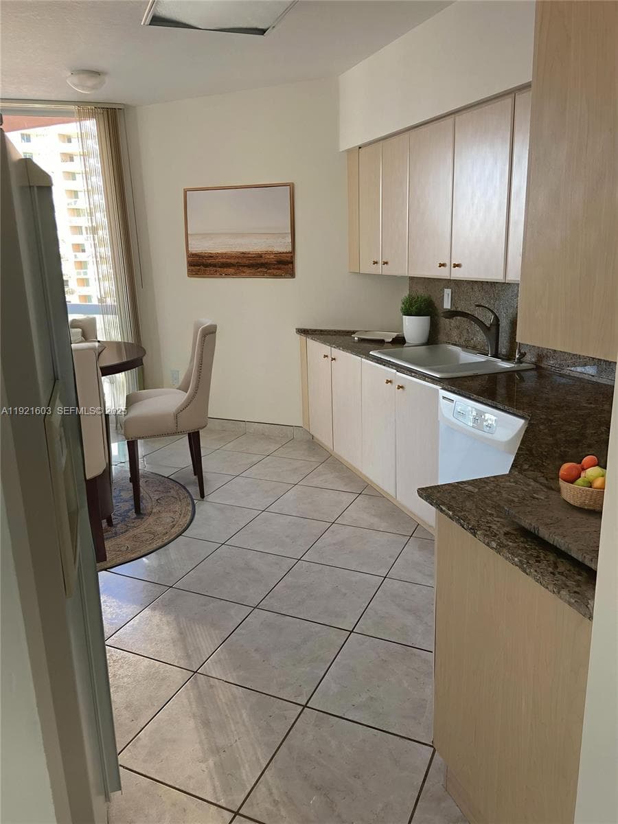 3370 Hidden Bay Dr 1914 photo 6