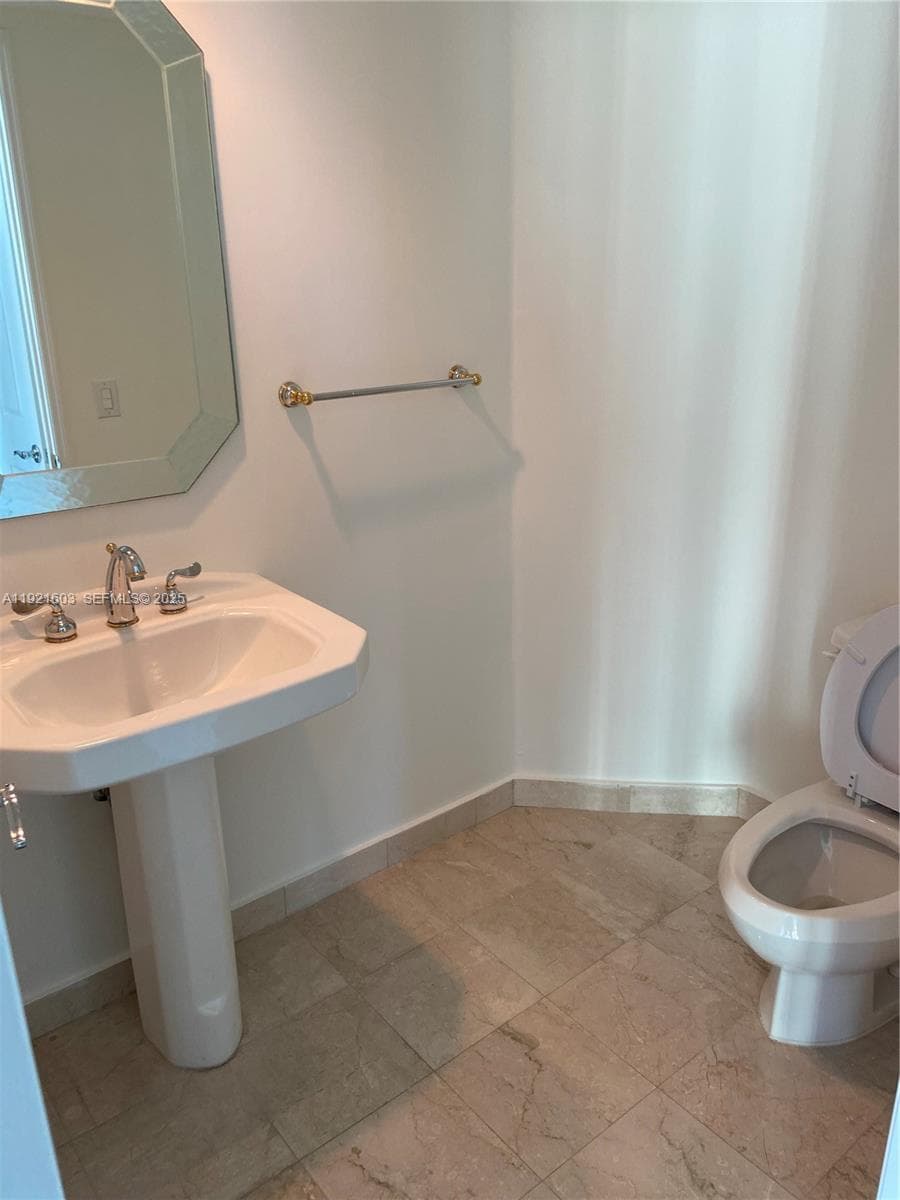 3370 Hidden Bay Dr 1914 photo 15