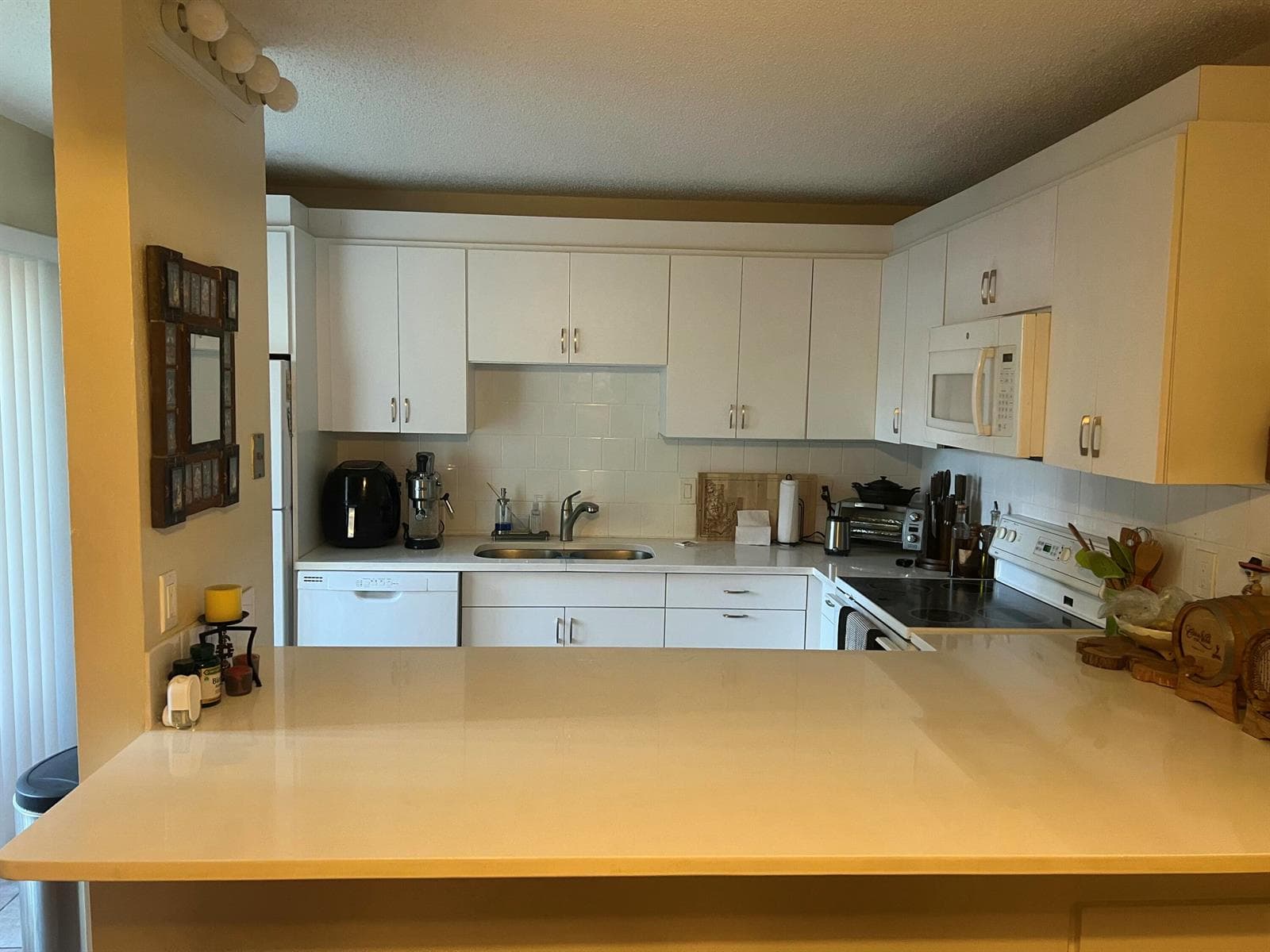 825 Center Street 3c photo 2