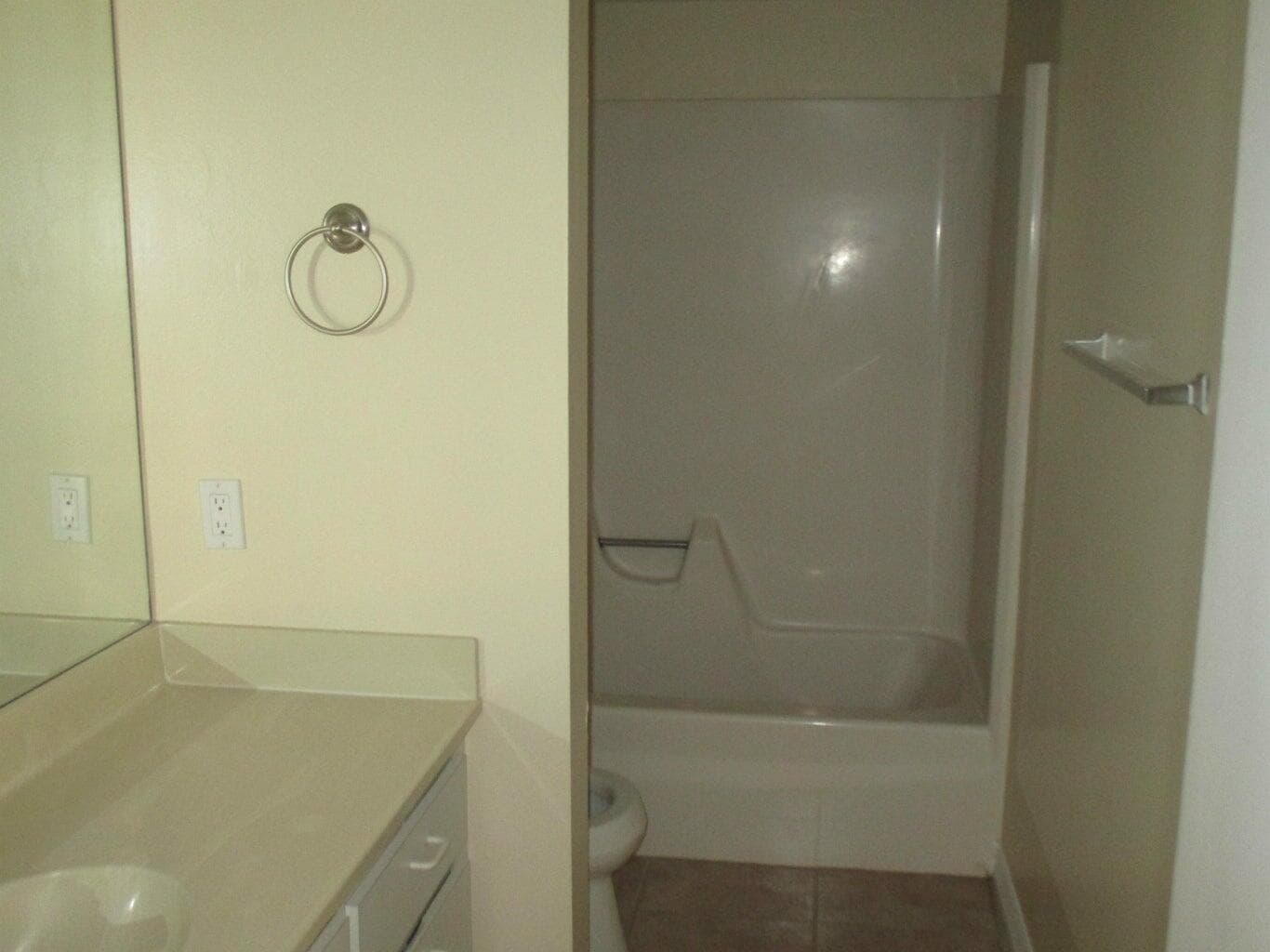 825 Center Street 3c photo 6