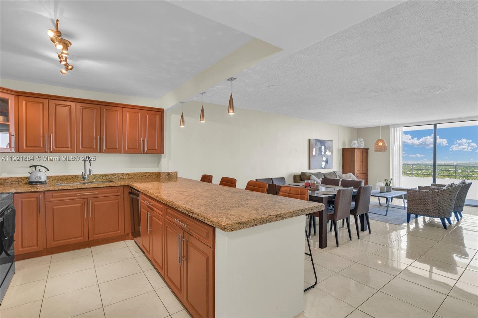 2500 Parkview Dr 2411 photo 6