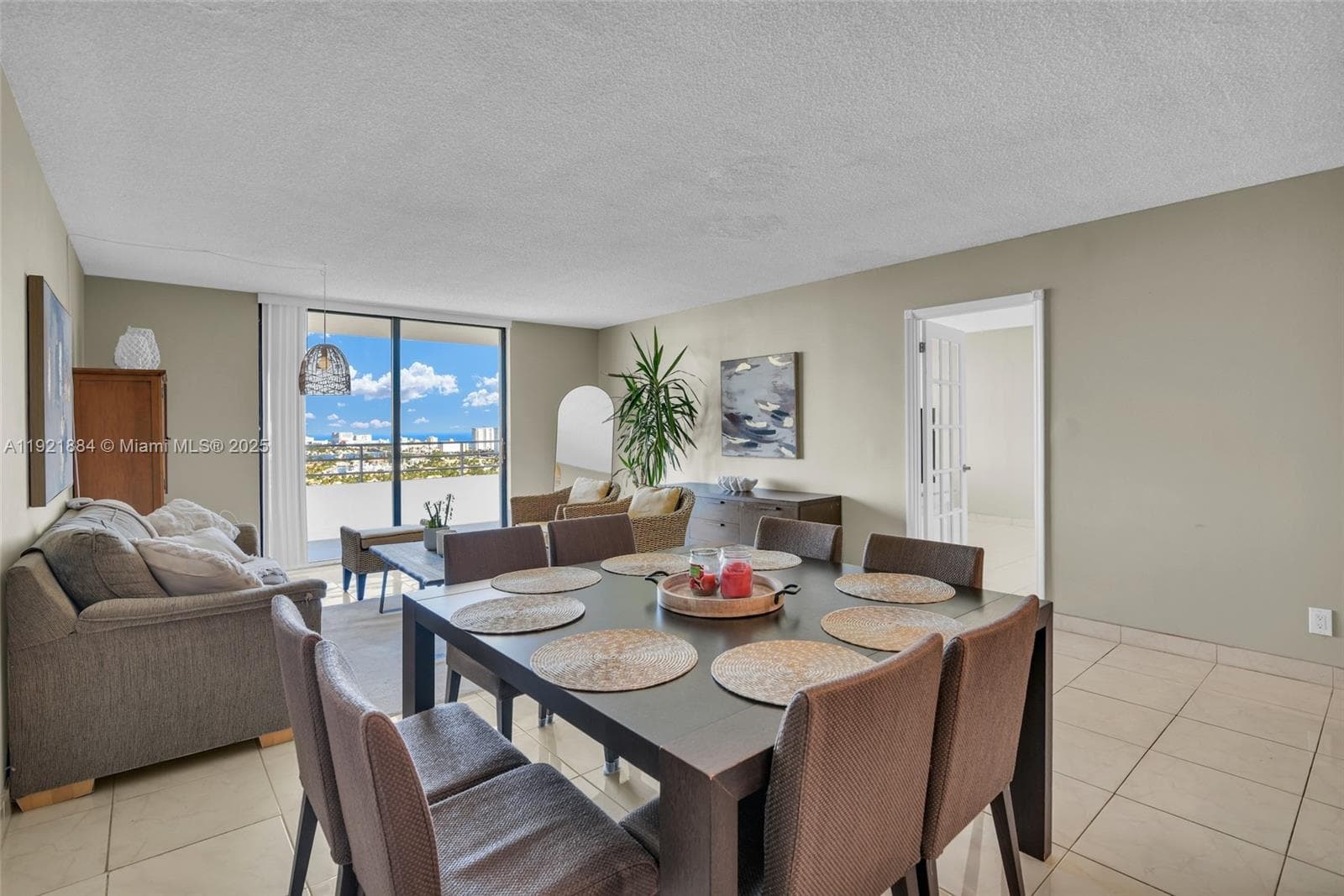 2500 Parkview Dr 2411 photo 16