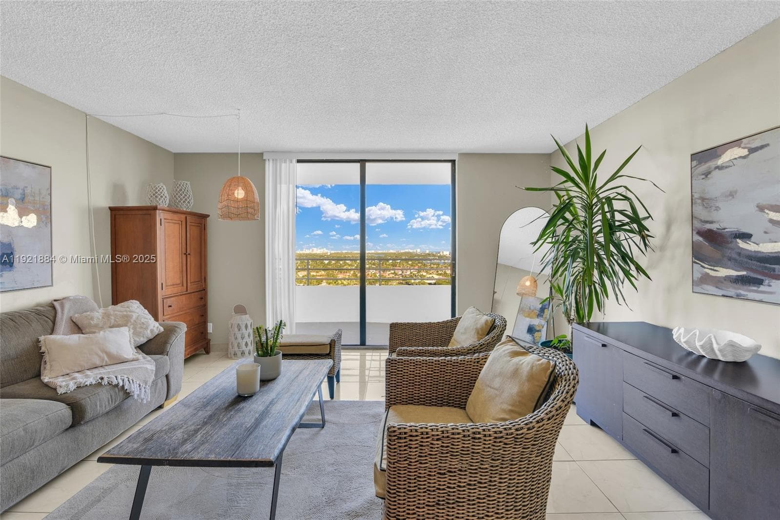 2500 Parkview Dr 2411 photo 22