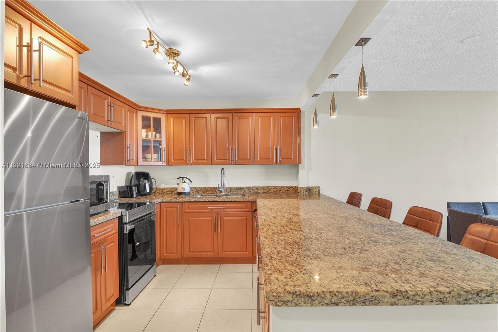 2500 Parkview Dr 2411 photo 7