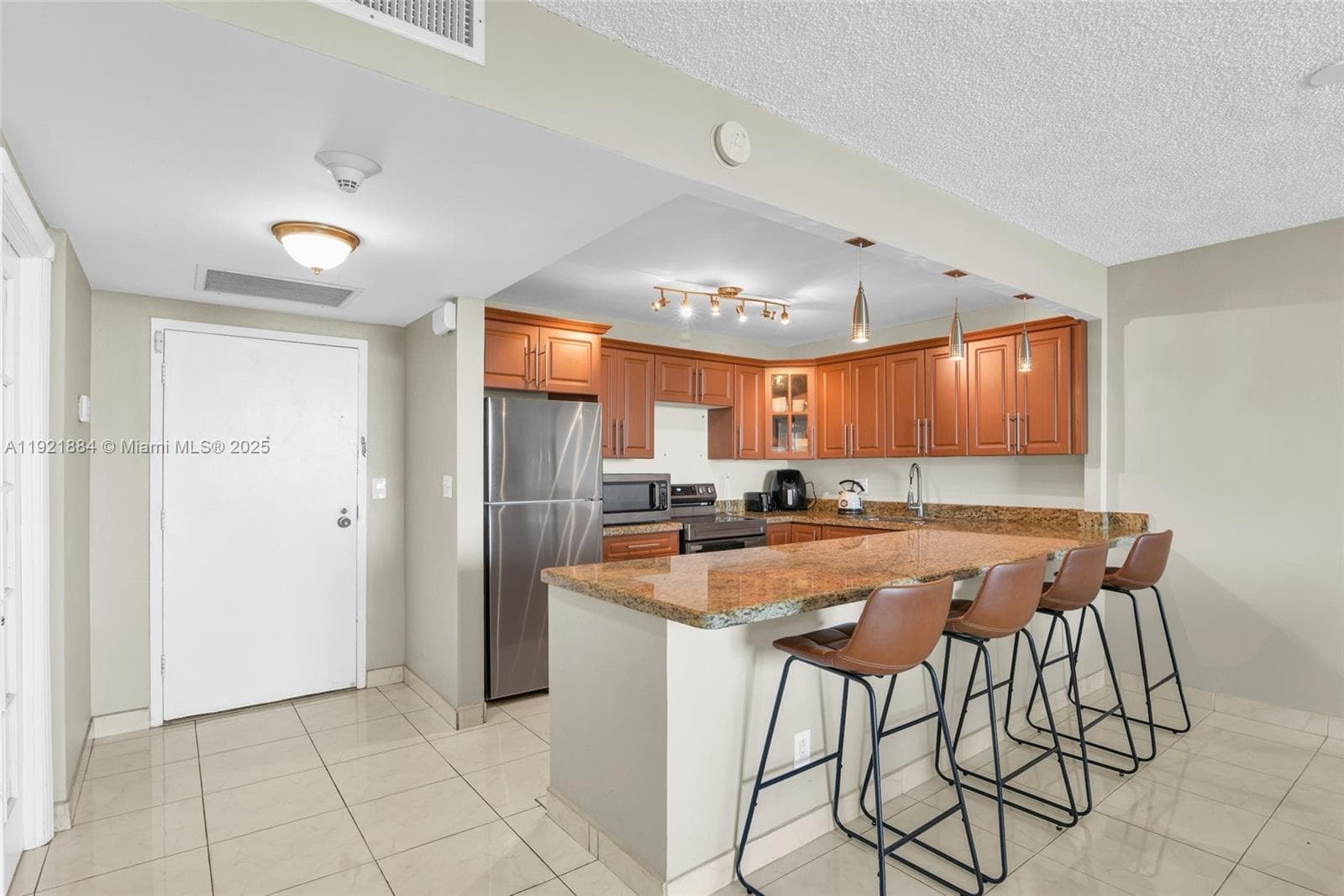 2500 Parkview Dr 2411 photo 5