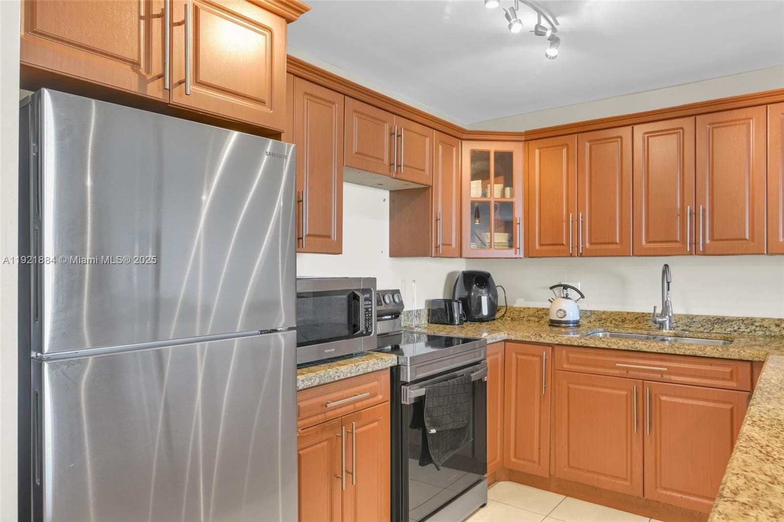 2500 Parkview Dr 2411 photo 9