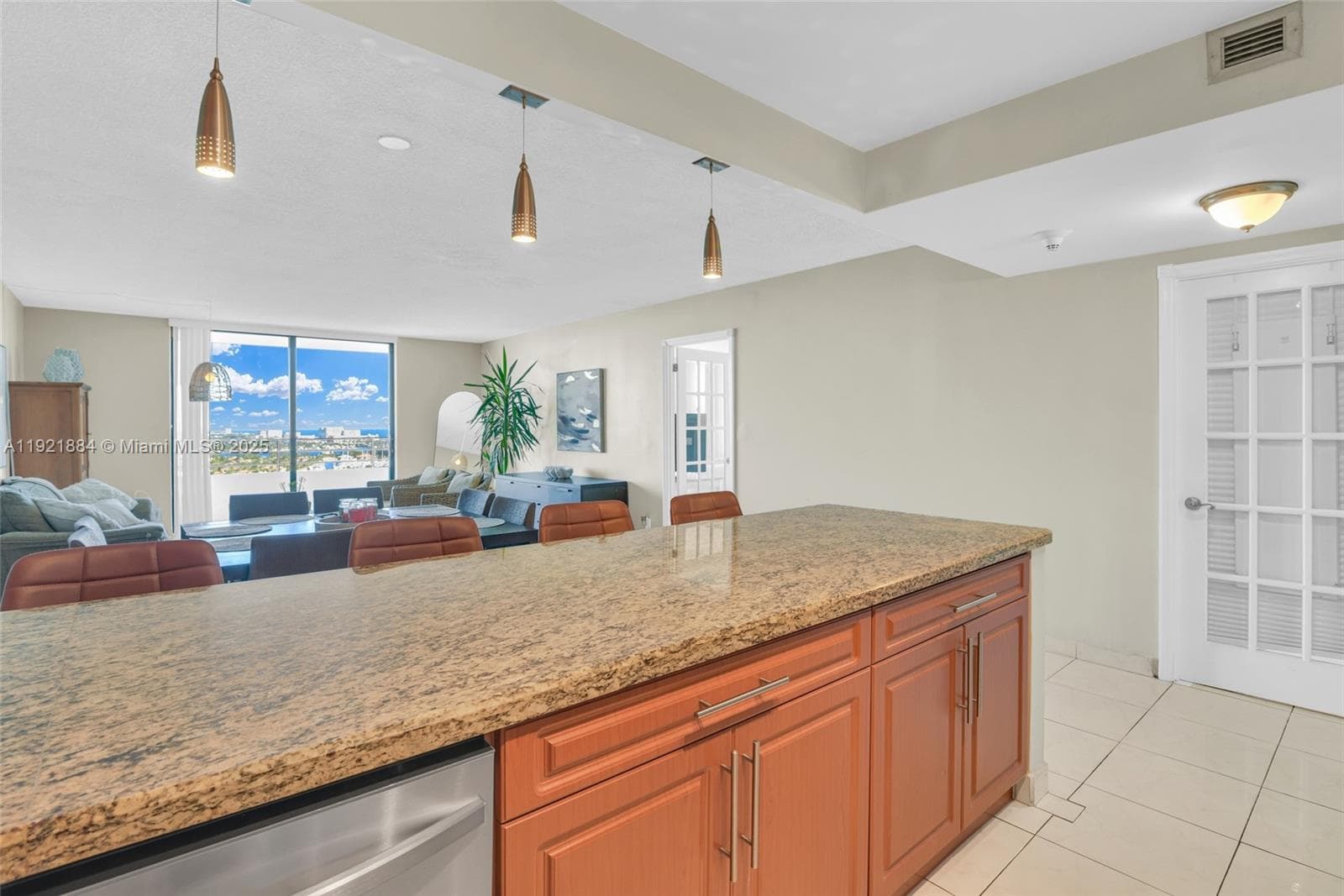 2500 Parkview Dr 2411 photo 10