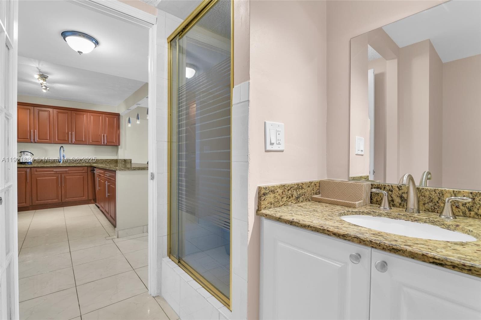 2500 Parkview Dr 2411 photo 14