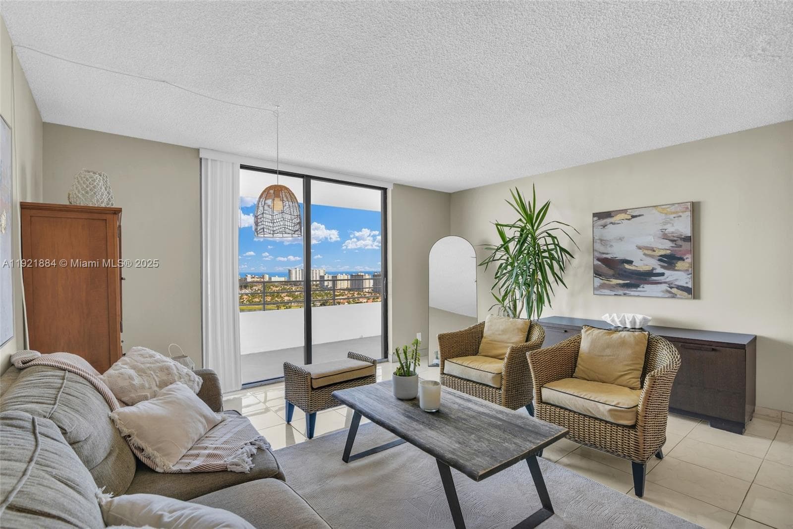 2500 Parkview Dr 2411 photo 18