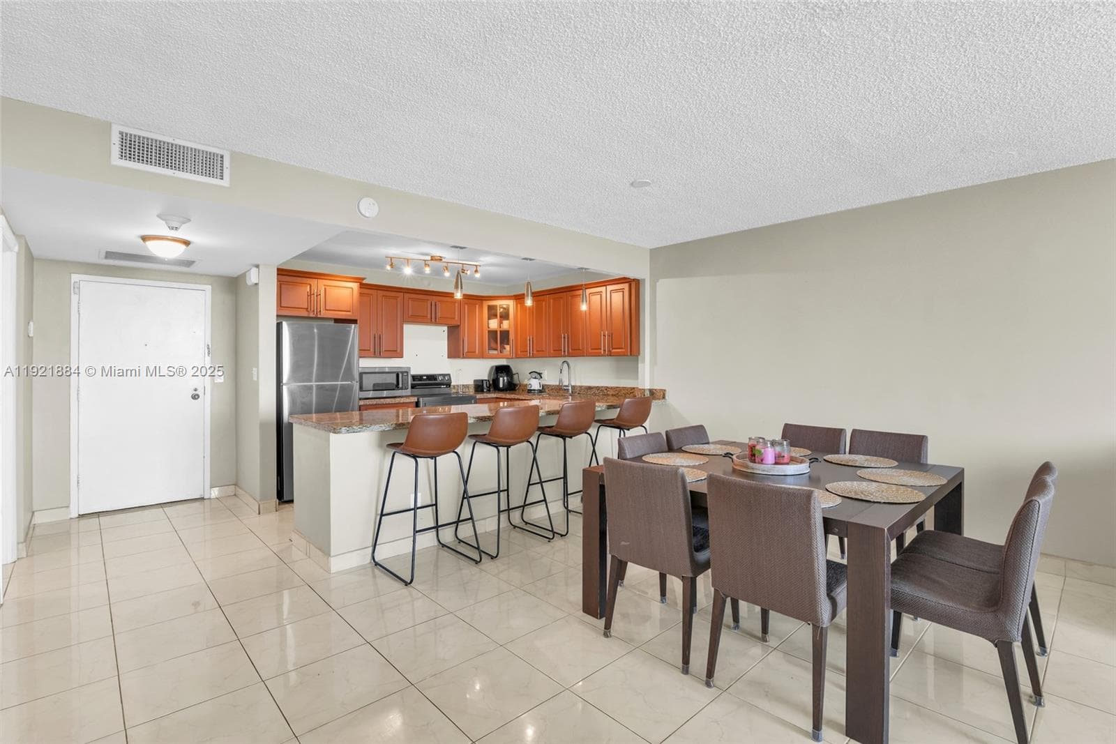 2500 Parkview Dr 2411 photo 19