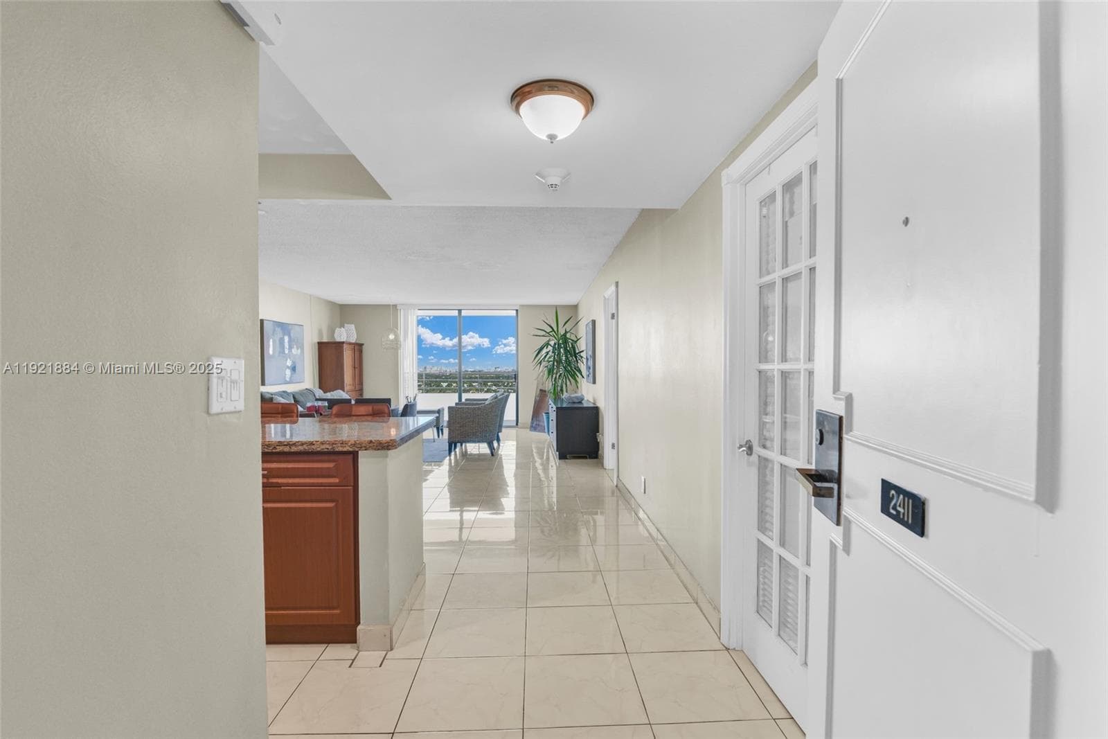 2500 Parkview Dr 2411 photo 4