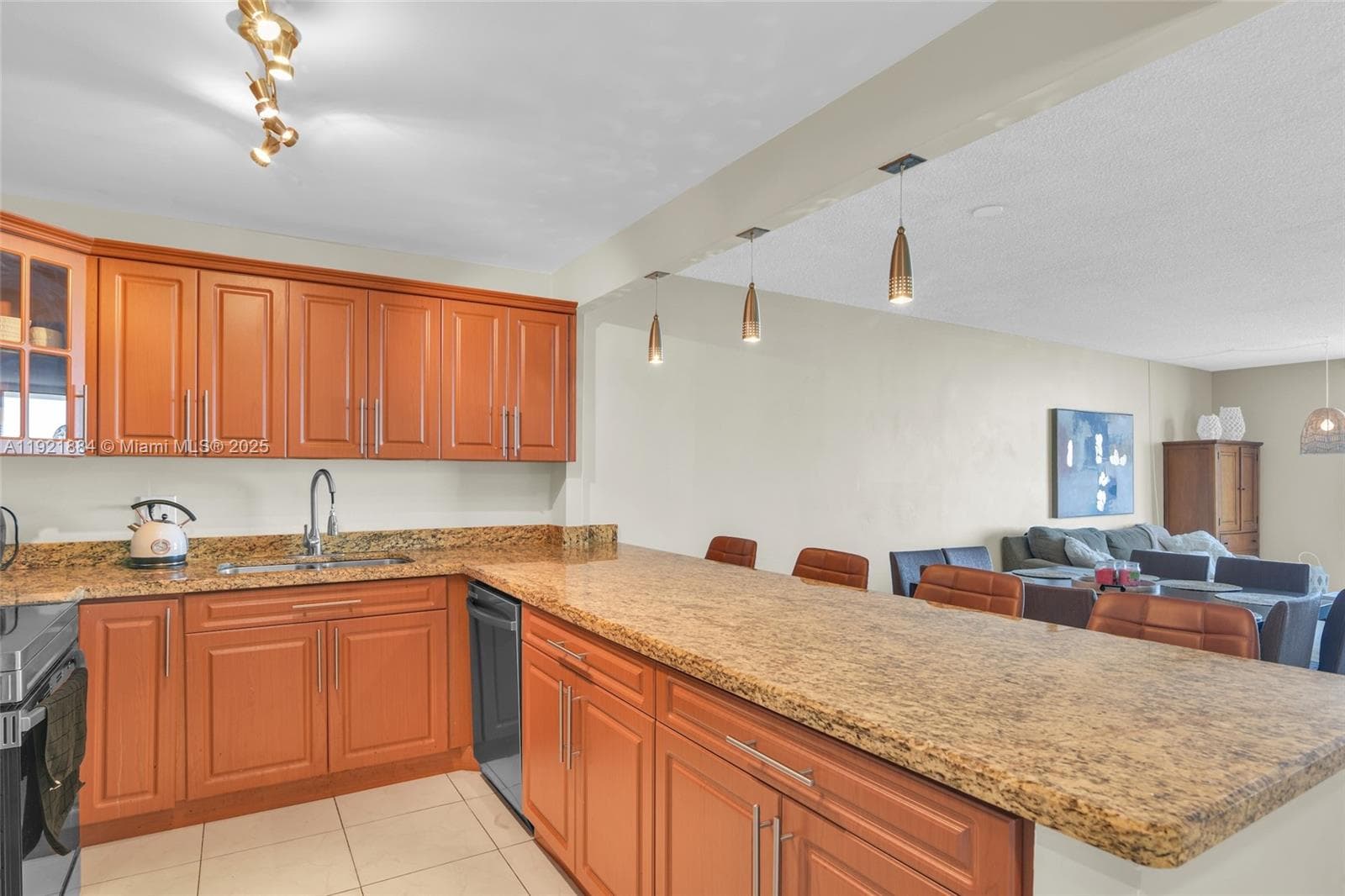 2500 Parkview Dr 2411 photo 8