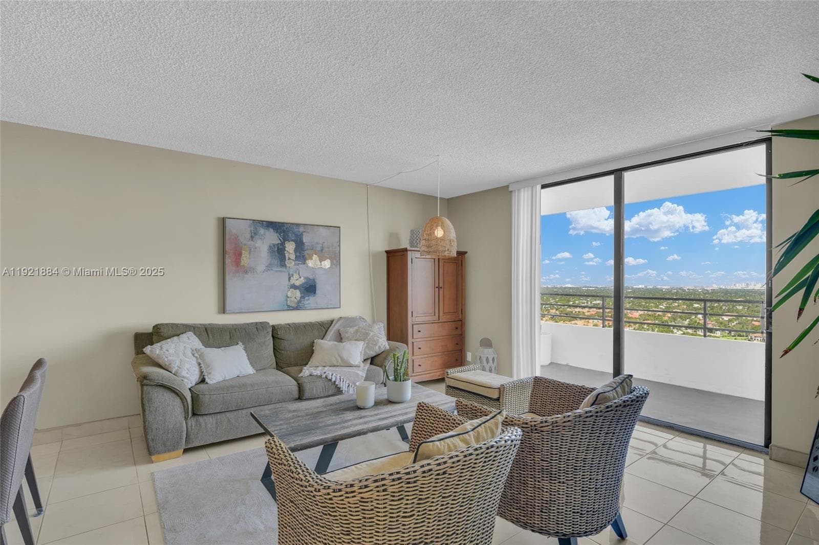 2500 Parkview Dr 2411 photo 21