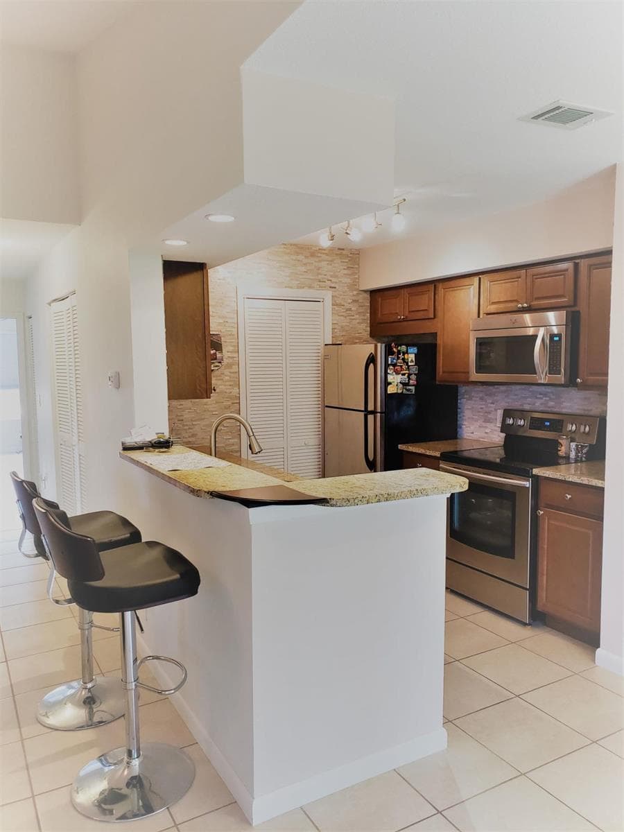 815 W Boynton Beach Boulevard 15-204 photo 1