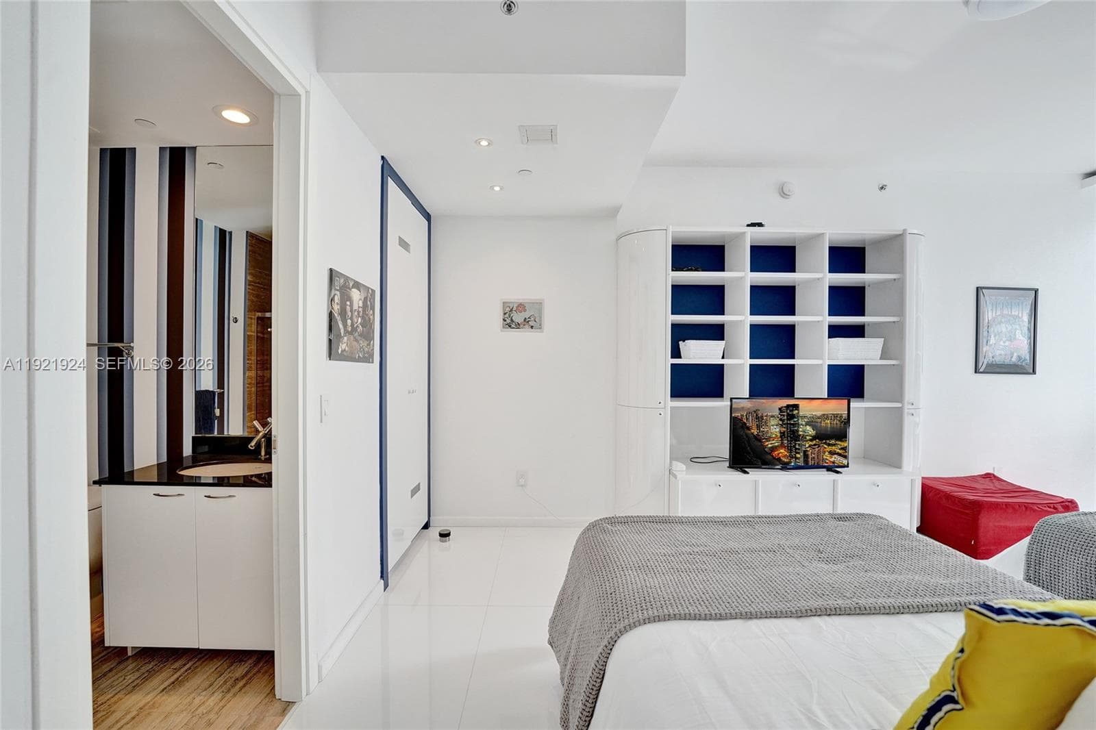 15811 Collins Ave 1601 photo 19