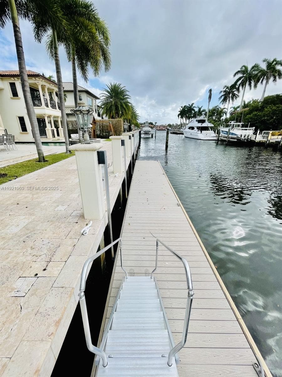 709 Isle Of Palms Dr 4