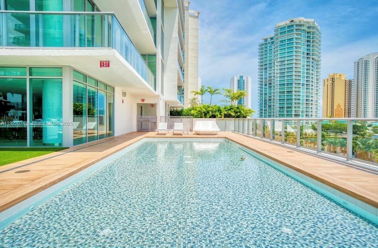 330 Sunny Isles Blvd 5-2002 photo 6