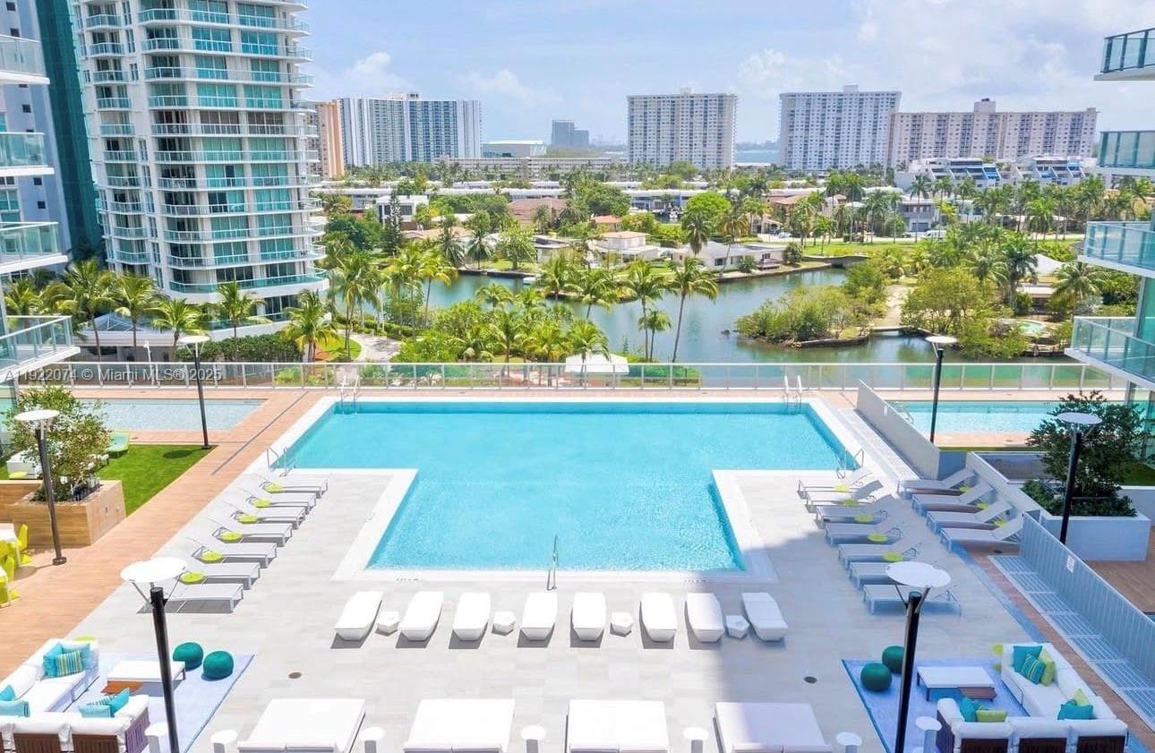 330 Sunny Isles Blvd 5-2002 photo 3